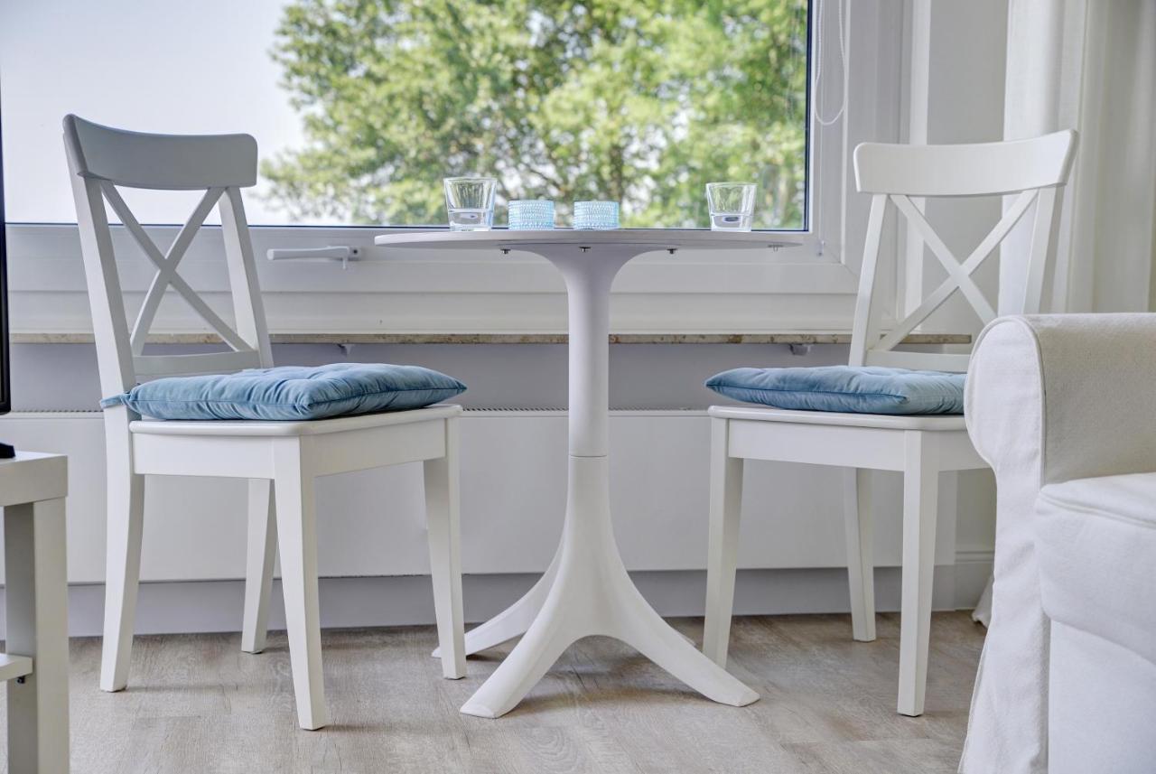 Fewo1846 - Fjordview - Komfortables Studioapartment Mit Balkon Und Meerblick Glucksburg Bagian luar foto