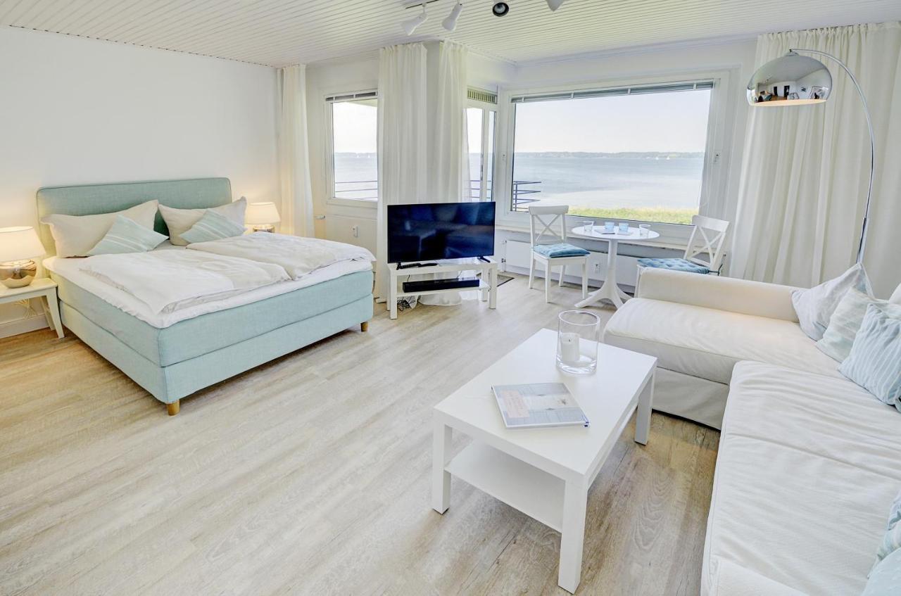 Fewo1846 - Fjordview - Komfortables Studioapartment Mit Balkon Und Meerblick Glucksburg Bagian luar foto